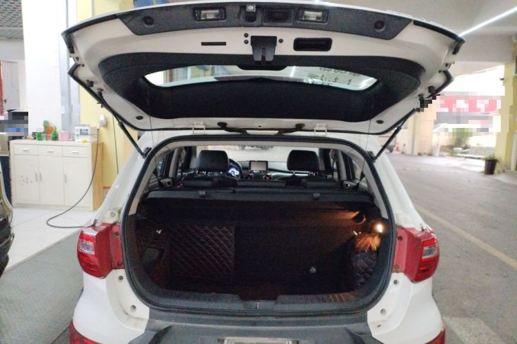 Used BAIC Senova X25 2015 1.5L Manual Elite Edition Trunk