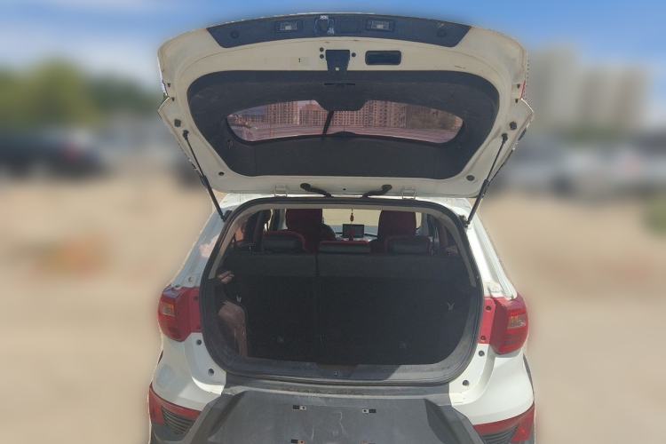 Used BAIC Senova X25 2015 1.5L Manual Elite Edition Trunk