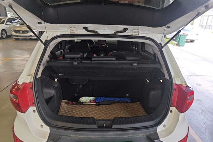 Used BAIC Senova X25 2015 1.5L Automatic Elite Model Trunk