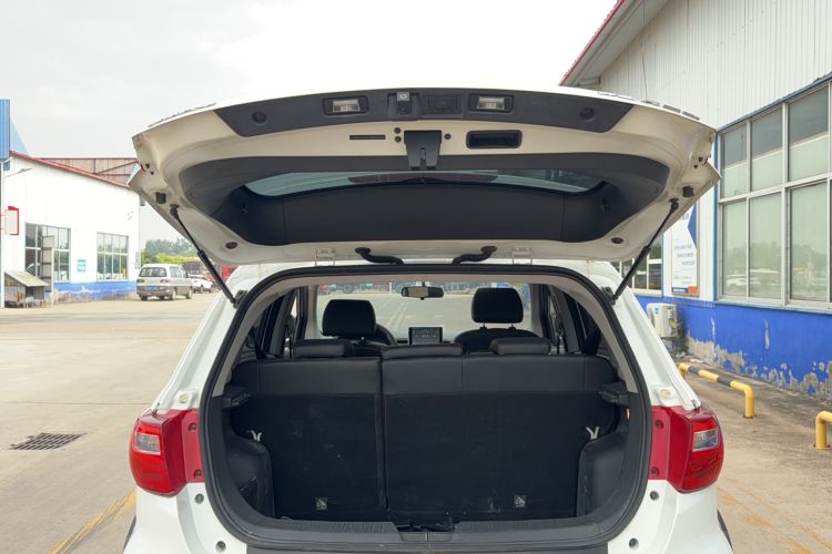 Used BAIC Senova X25 2015 1.5L Automatic Elite Model Trunk
