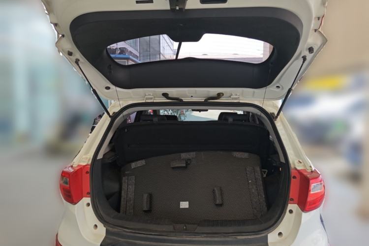 Used BAIC Senova X25 2015 1.5L Manual Elite Edition Trunk