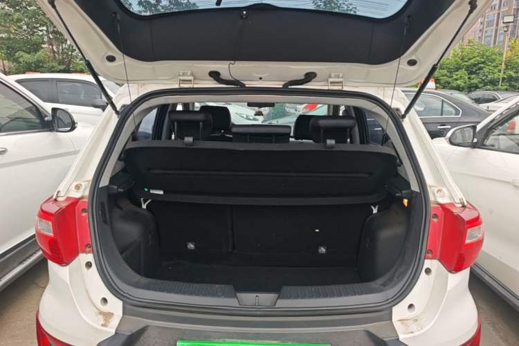 Used BAIC Senova X25 2015 1.5L Automatic Elite Model Trunk