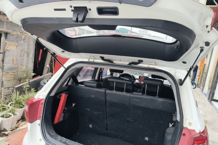 Used BAIC Senova X25 2015 1.5L Automatic Elite Model Trunk