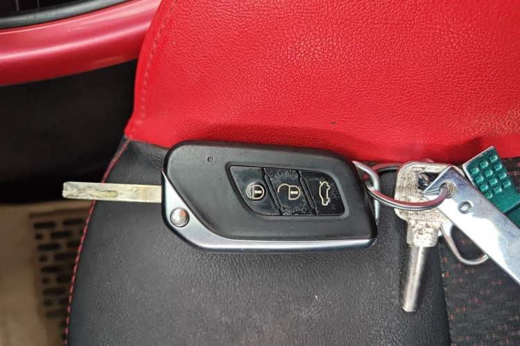 Used BAIC Senova X25 2015 1.5L manual Comfort trim level Vehicle Key
