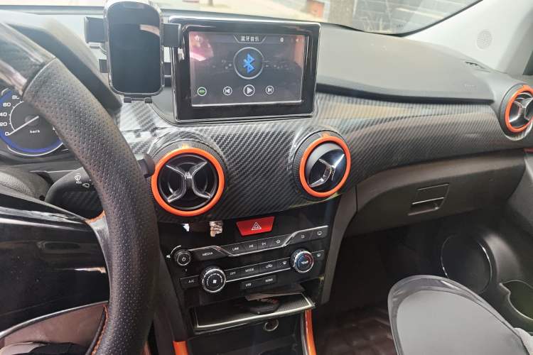 Used BAIC Senova X25 2015 1.5L Manual Elite Edition Audio And AC Panel