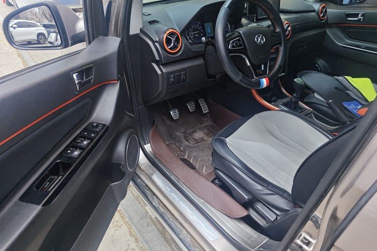 Used BAIC Senova X25 2015 1.5L Manual Elite Edition Driver Seat