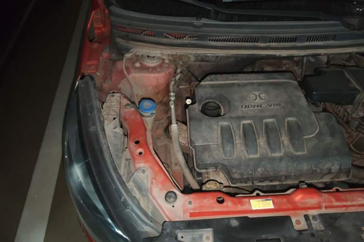 Used BAIC Senova X25 2015 1.5L Manual Elite Edition Engine Bay Right