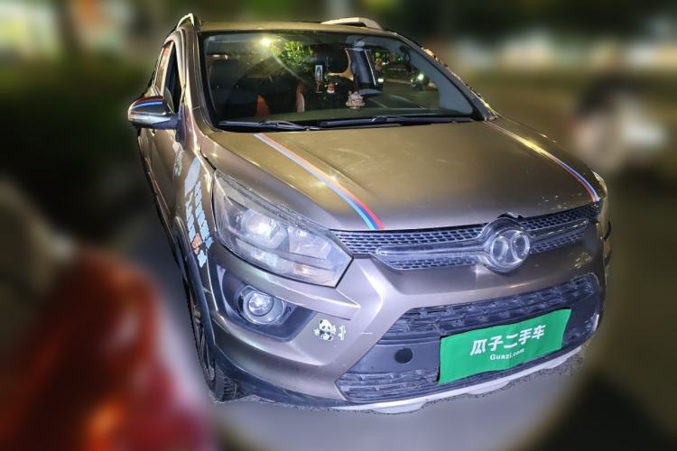 Used BAIC Senova X25 2015 1.5L Manual Elite Edition Front Right 45 Deg