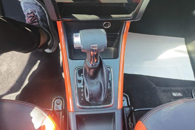 Used BAIC Senova X25 2015 1.5L Automatic Elite Model Gear Lever