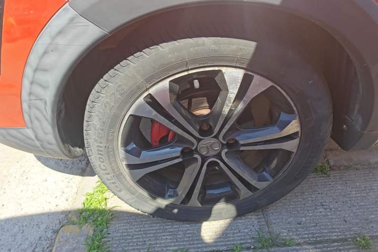 Used BAIC Senova X25 2015 1.5L Automatic Elite Model Left Front Wheel Hub