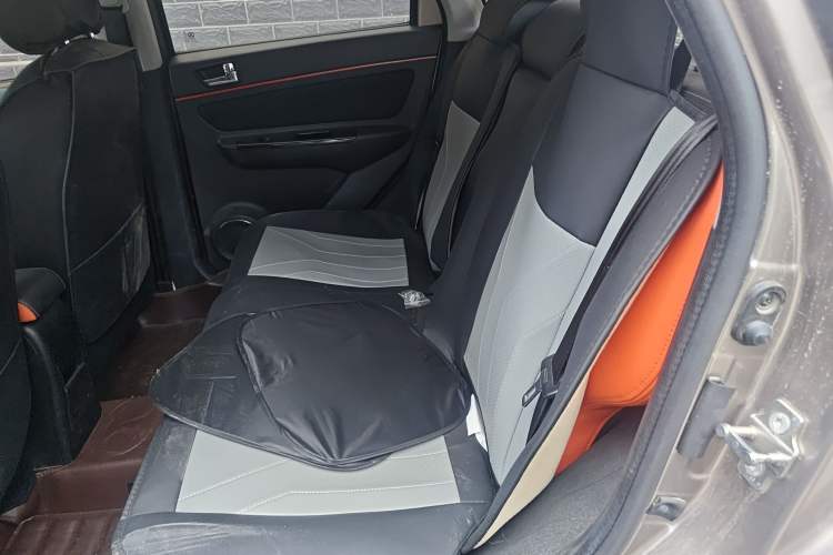 Used BAIC Senova X25 2015 1.5L Manual Elite Edition Left Rear Seat