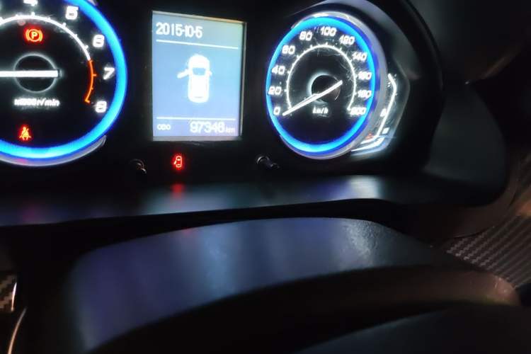 Used BAIC Senova X25 2015 1.5L Manual Elite Edition Odometer Close Up