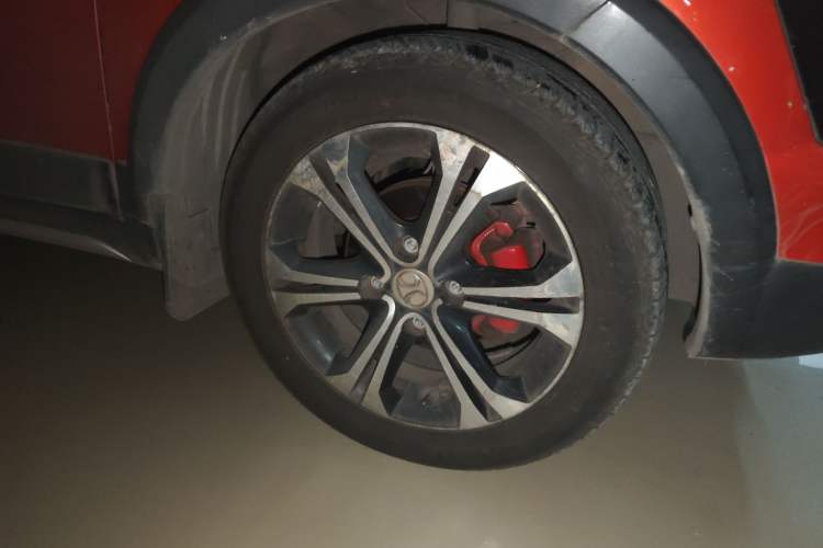 Used BAIC Senova X25 2015 1.5L Manual Elite Edition Right Front Wheel Hub