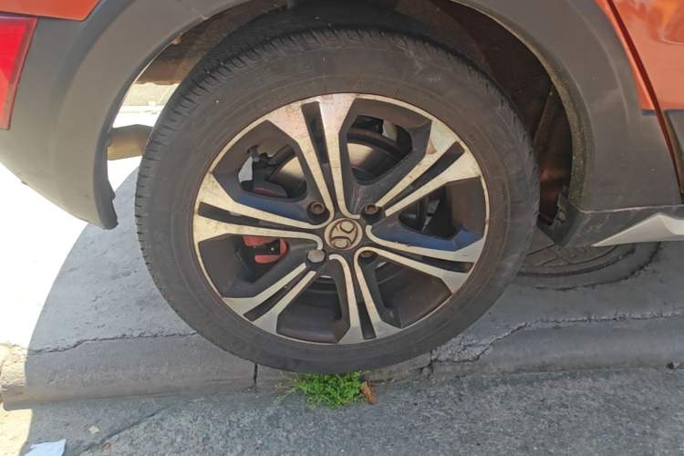 Used BAIC Senova X25 2015 1.5L Automatic Elite Model Right Rear Wheel Hub