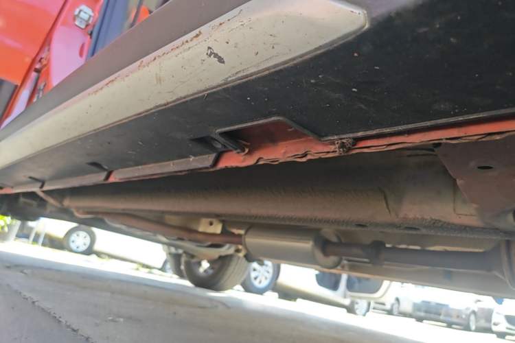 Used BAIC Senova X25 2015 1.5L Automatic Elite Model Right Side Sill