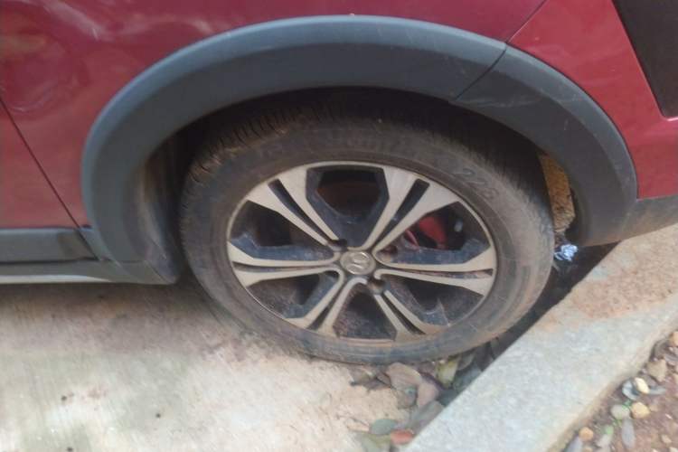 Used BAIC Senova X25 2017 1.5L Automatic Elite Navigation Edition Right Front Wheel Hub