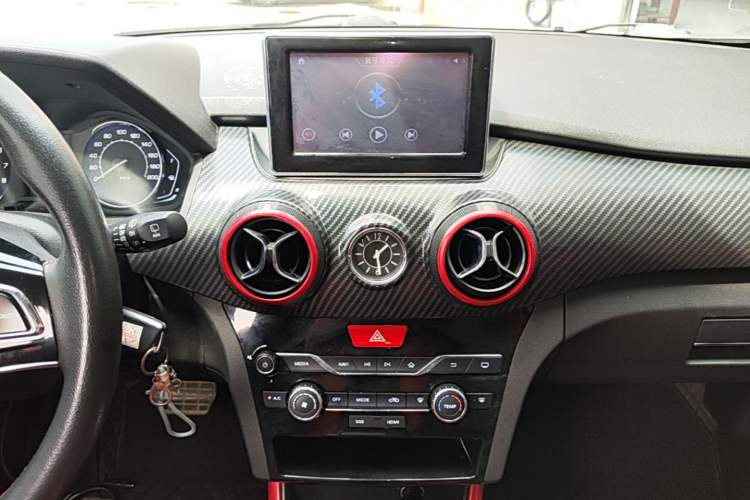 Used BAIC Senova X25 2017 1.5L Automatic Elite Navigation Edition Audio And AC Panel