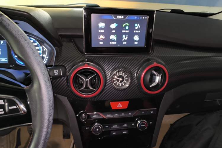 Used BAIC Senova X25 2017 1.5L Automatic Elite Navigation Edition Audio And AC Panel