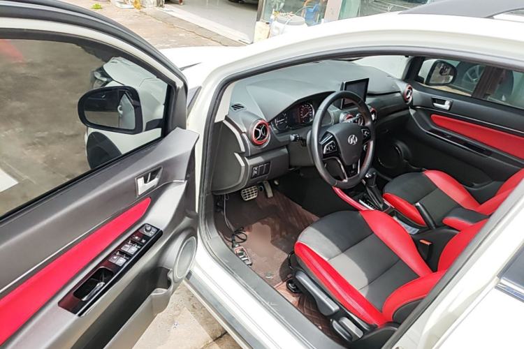 Used BAIC Senova X25 2017 1.5L Automatic Elite Navigation Edition Driver Seat