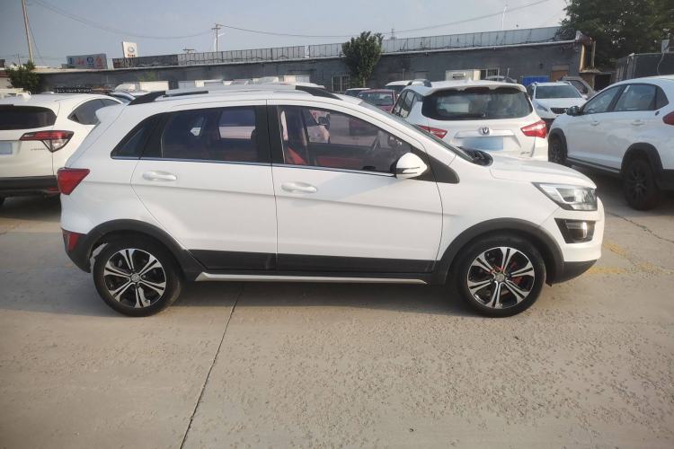 Used BAIC Senova X25 2017 1.5L Automatic Elite Navigation Edition Exterior 3