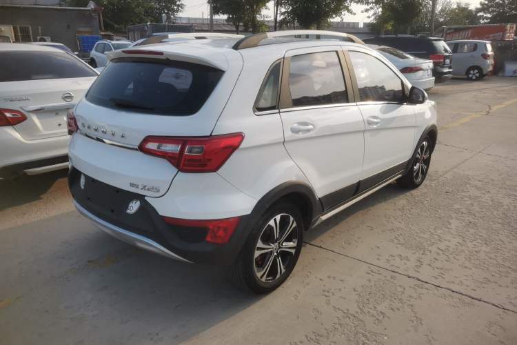 Used BAIC Senova X25 2017 1.5L Automatic Elite Navigation Edition Exterior 4