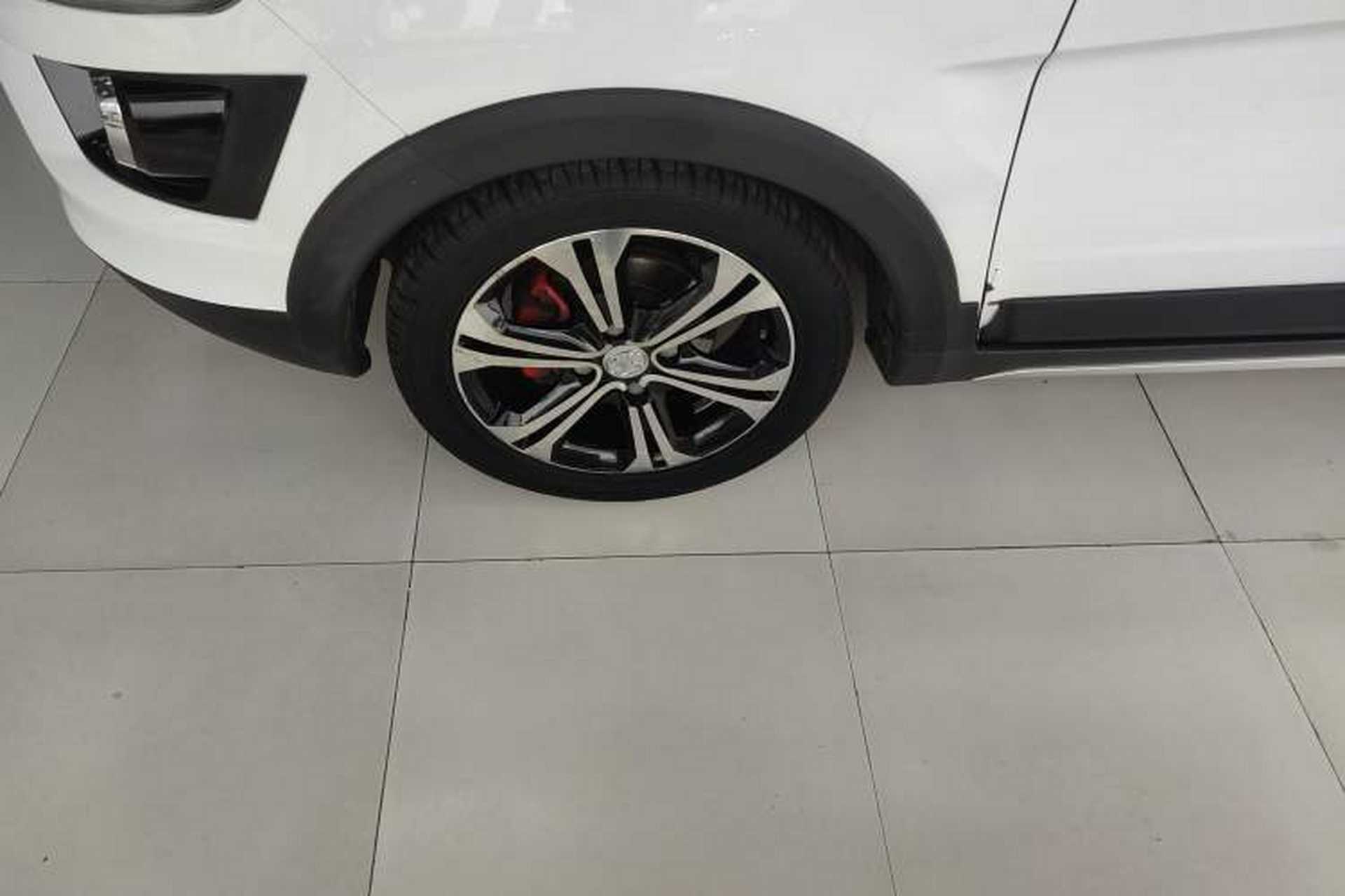 Used BAIC Senova X25 2017 1.5L Automatic Elite Navigation Edition Exterior 4