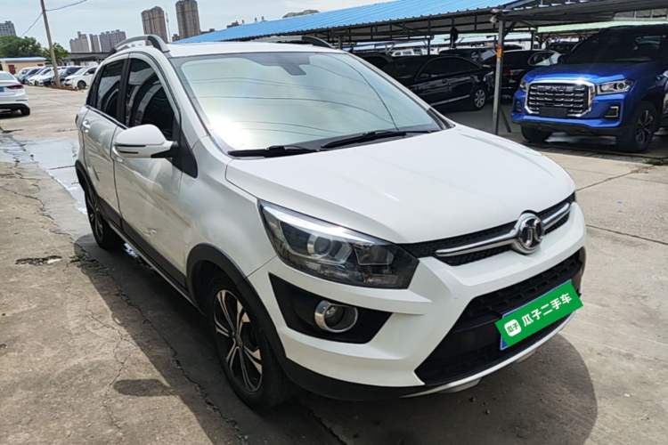 Used BAIC Senova X25 2017 1.5L Automatic Elite Navigation Edition Front Right 45 Deg