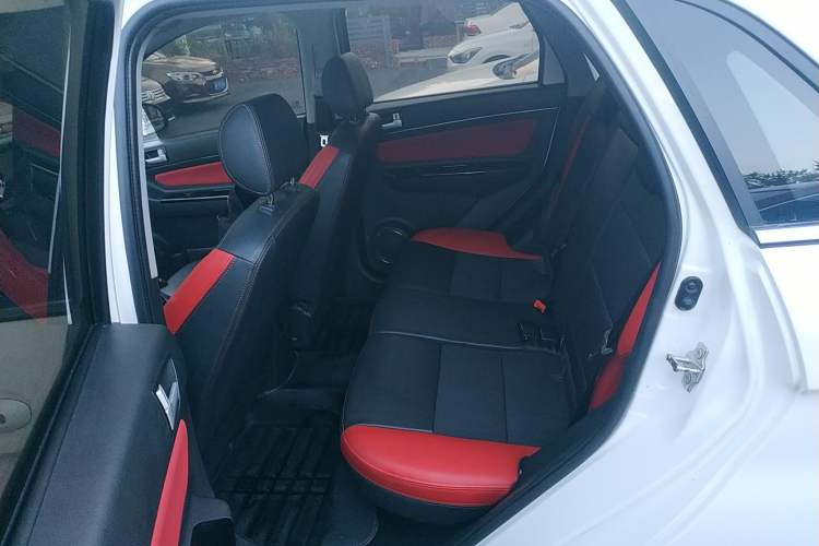 Used BAIC Senova X25 2017 1.5L Automatic Elite Navigation Edition Left Rear Seat