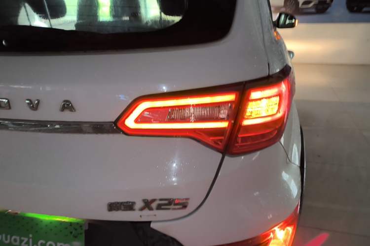 Used BAIC Senova X25 2017 1.5L Automatic Elite Navigation Edition Right Rear Taillight
