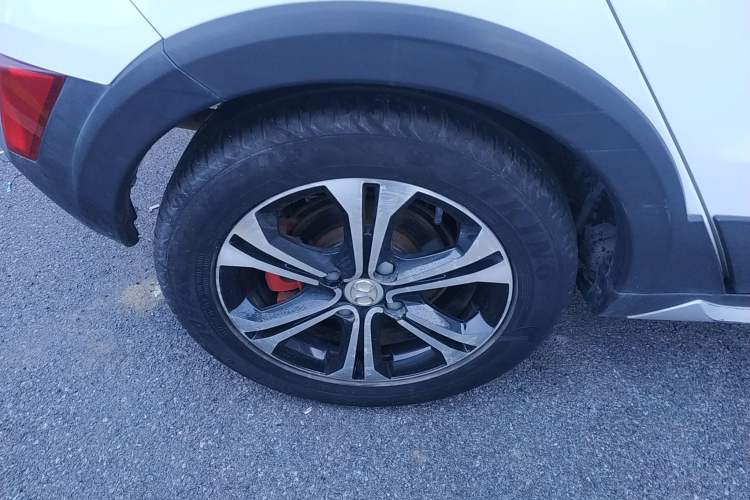 Used BAIC Senova X25 2017 1.5L Automatic Elite Navigation Edition Right Rear Wheel Hub
