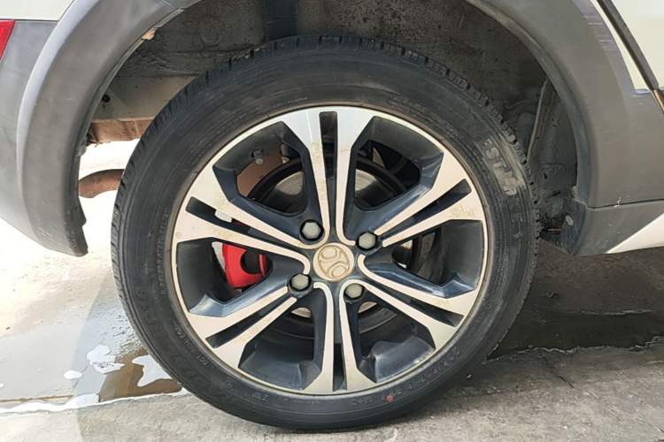 Used BAIC Senova X25 2017 1.5L Automatic Elite Navigation Edition Right Rear Wheel Hub