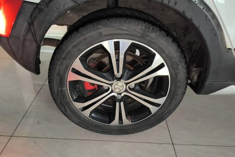 Used BAIC Senova X25 2017 1.5L Automatic Elite Navigation Edition Right Rear Wheel Hub