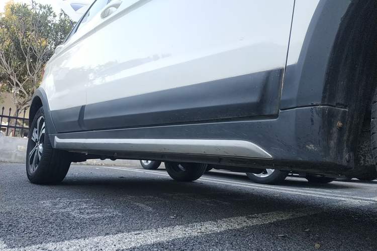 Used BAIC Senova X25 2017 1.5L Automatic Elite Navigation Edition Right Side Sill