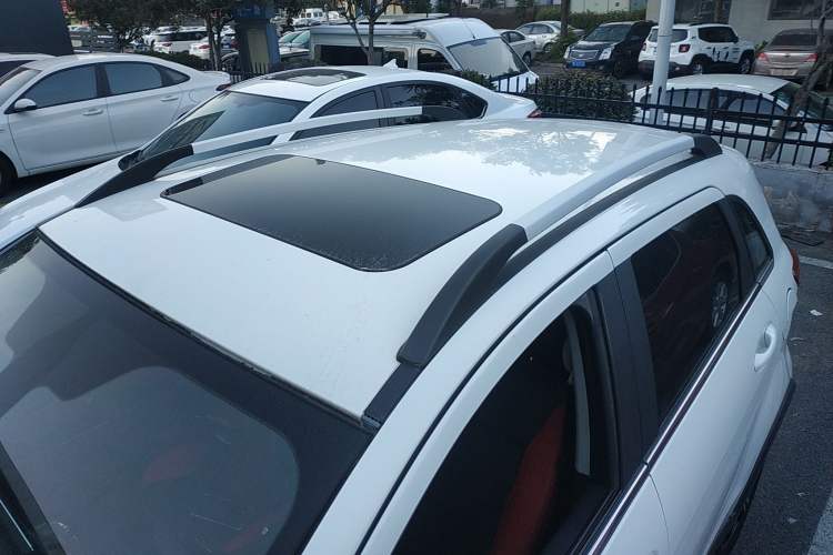 Used BAIC Senova X25 2017 1.5L Automatic Elite Navigation Edition Roof