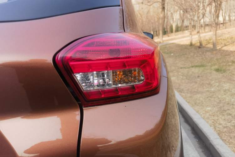 Used BAIC Senova X35 2016 1.5L Manual Elite Edition Exterior 7