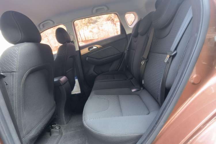 Used BAIC Senova X35 2016 1.5L Manual Elite Edition Interior 7