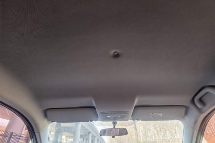 Used BAIC Senova X35 2016 1.5L Manual Elite Edition Interior 8