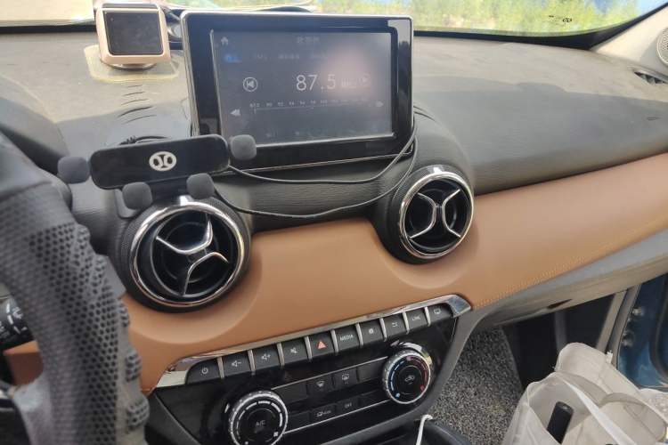 Used BAIC Senova X35 2016 1.5L Automatic Luxury Edition Audio And AC Panel