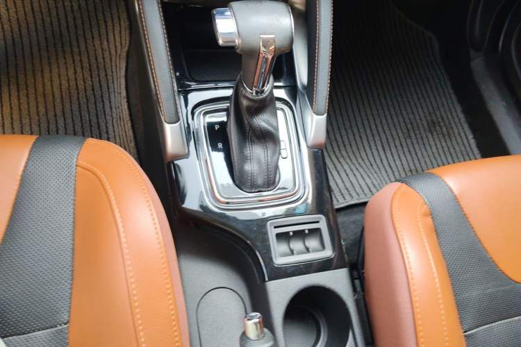 Used BAIC Senova X35 2016 1.5L Automatic Luxury Edition Gear Lever
