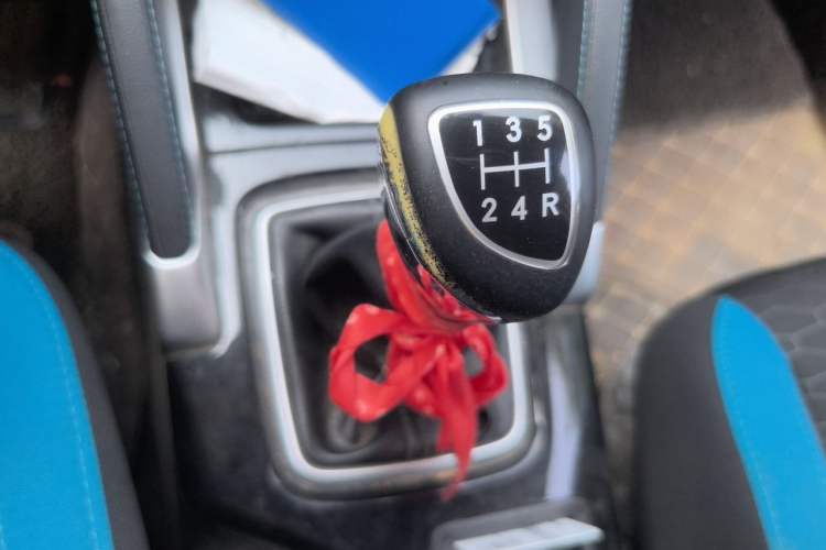 Used BAIC Senova X35 2016 1.5L Manual Elite Edition Gear Lever
