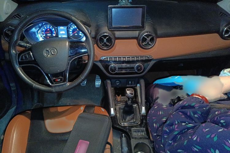 Used BAIC Senova X35 2016 1.5L Manual Luxury Edition Interior 2
