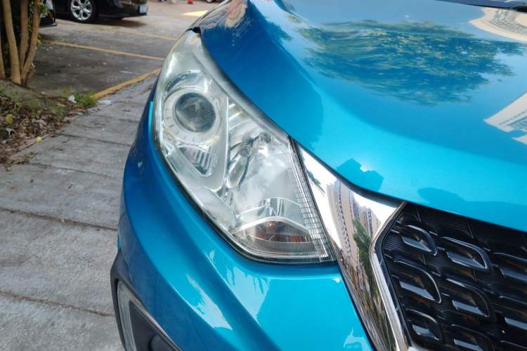 Used BAIC Senova X35 2016 1.5L Automatic Luxury Edition Right Front Headlight