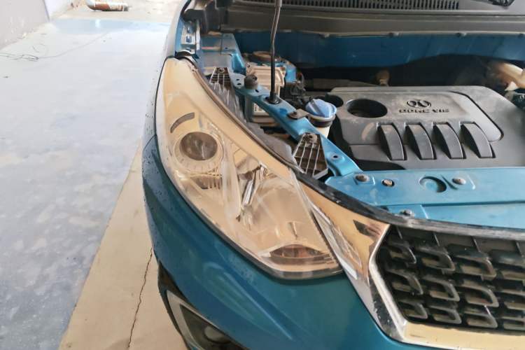 Used BAIC Senova X35 2016 1.5L Automatic Luxury Edition Right Front Headlight