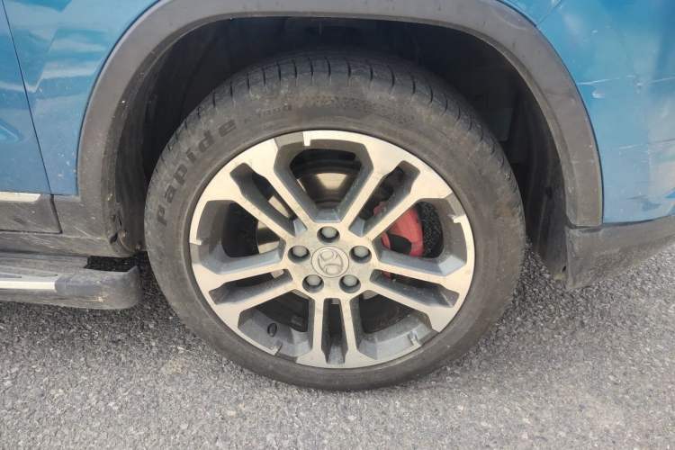 Used BAIC Senova X35 2016 1.5L Automatic Luxury Edition Right Front Wheel Hub