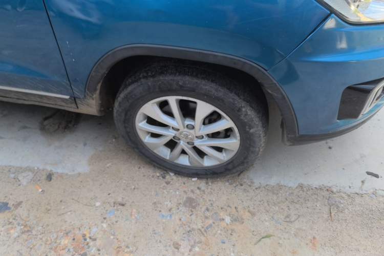 Used BAIC Senova X35 2016 1.5L Manual Elite Edition Right Front Wheel Hub