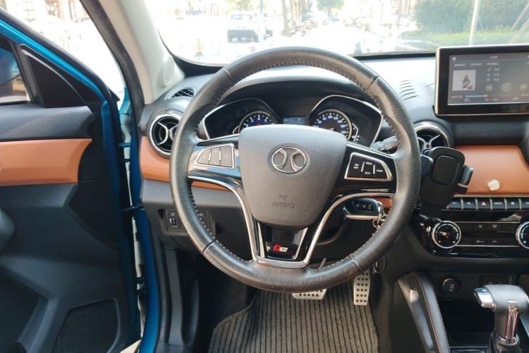 Used BAIC Senova X35 2016 1.5L Automatic Luxury Edition Steering Wheel