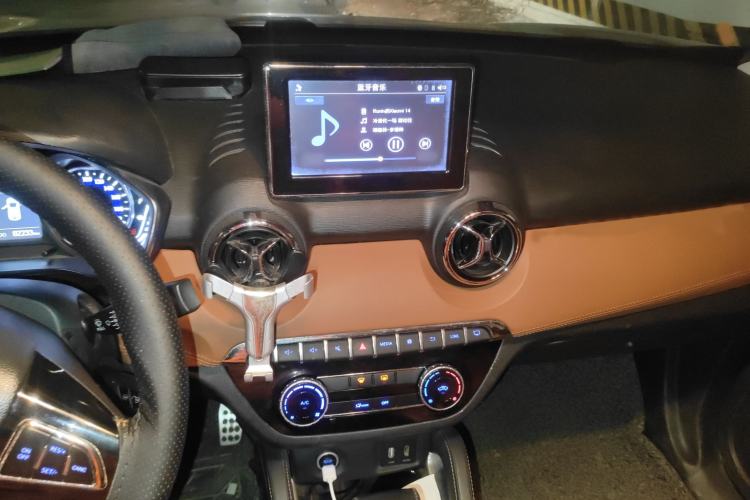 Used BAIC Senova X35 2016 1.5L Automatic Luxury Edition Audio And AC Panel