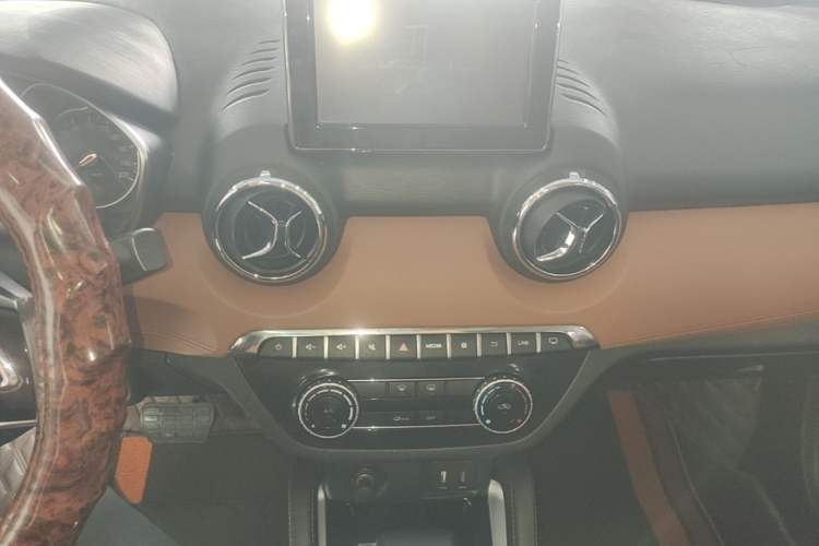Used BAIC Senova X35 2016 1.5L Automatic Luxury Edition Audio And AC Panel
