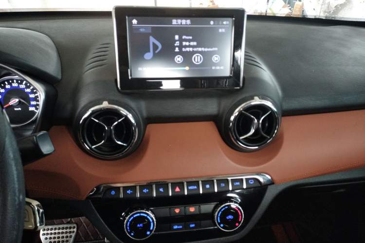 Used BAIC Senova X35 2016 1.5L Automatic Luxury Edition Audio And AC Panel