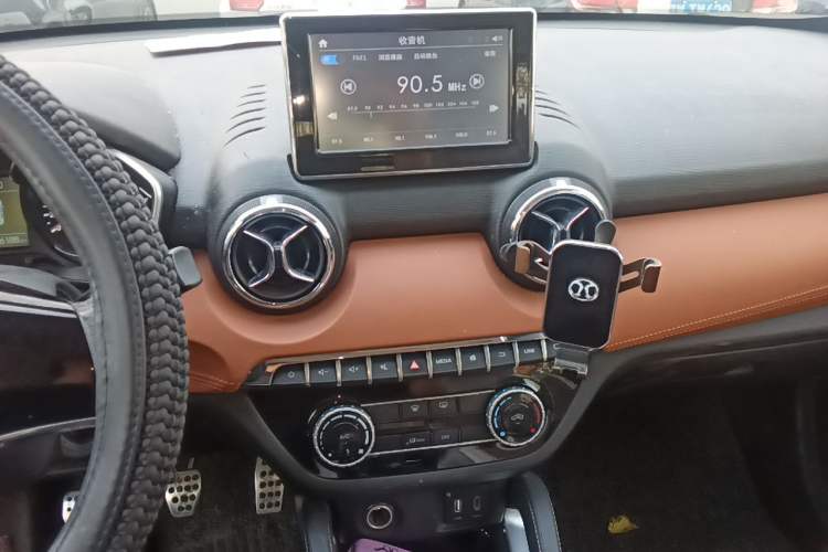 Used BAIC Senova X35 2016 1.5L Manual Luxury Edition Audio And AC Panel